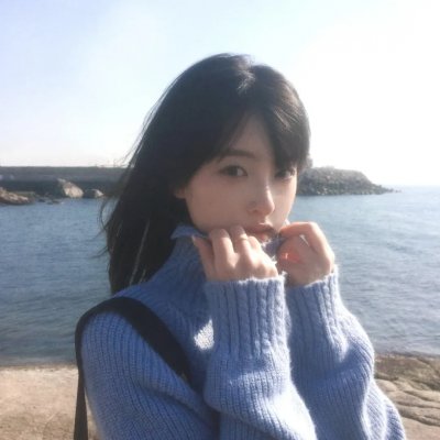 她来自胡志明市